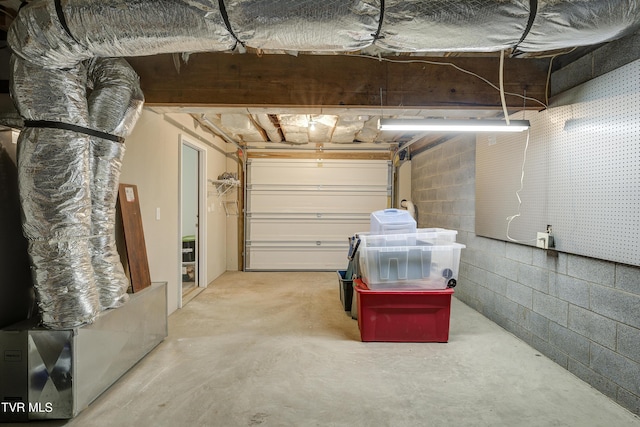 2146 Buttercup Ln, Limestone, TN 37681 - garage featuring concrete block wall