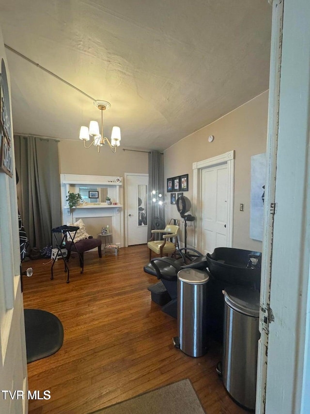 402 E Unaka Ave, Johnson City, TN 37601 - living area with wood finished floors and a chandelier