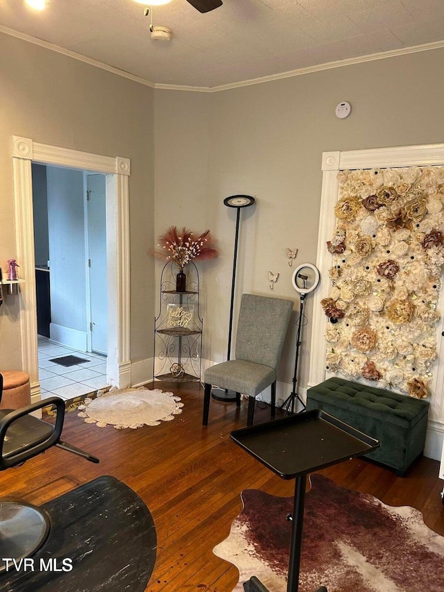 402 E Unaka Ave, Johnson City, TN 37601 - sitting room with hardwood / wood-style floors, crown molding, and a ceiling fan