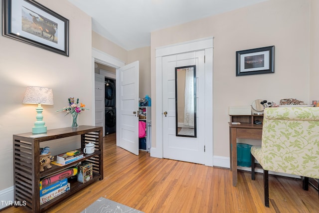 922 W Hillcrest Dr, Johnson City, TN 37604 - entrance foyer featuring stacked washer / drying machine and light wood-style floors