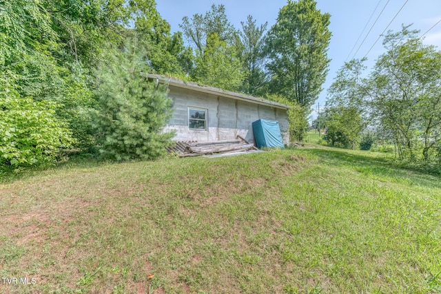 224 Meadow Dr, Bristol, TN 37620 - view of grassy yard