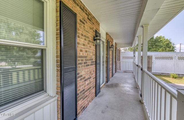 305 Hedge Dr, Kingsport, TN 37660 - photo 9
