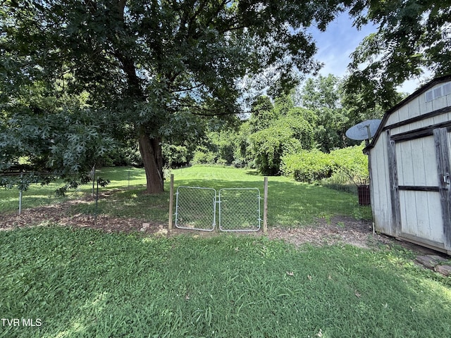 3126 Blackburn Ave, Kingsport, TN 37660 - view of yard with a storage unit