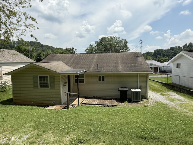 3126 Blackburn Ave, Kingsport, TN 37660 - back of house featuring a deck and roof with shingles