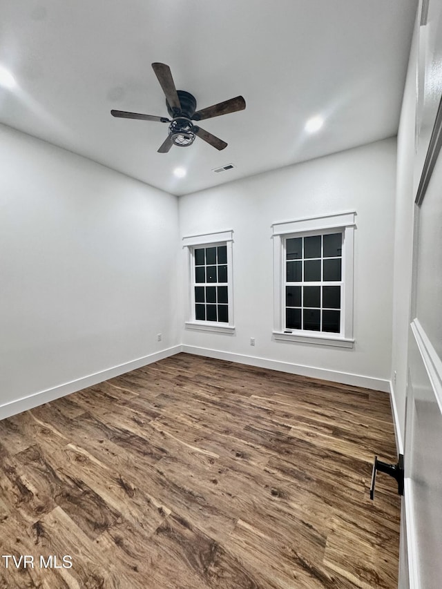 816 Hairetown Rd, Jonesborough, TN 37659 - unfurnished room featuring dark wood-style floors, a ceiling fan, and recessed lighting