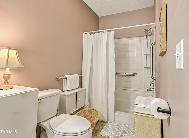 116 Esther St, Bristol, TN 37620 - full bath with shower / bath combination with curtain and a textured ceiling
