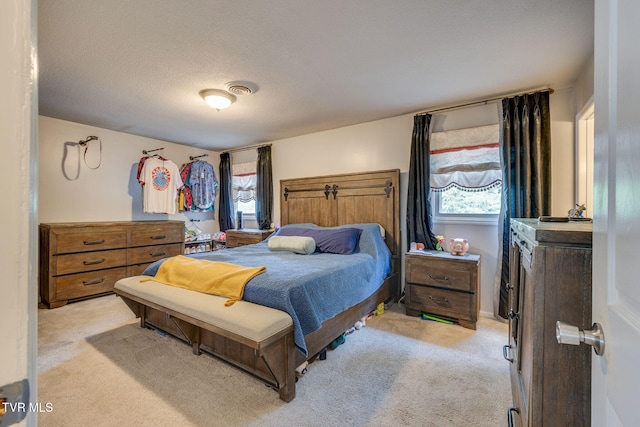 1605 Woodmont Dr, Johnson City, TN 37601 - bedroom featuring light colored carpet