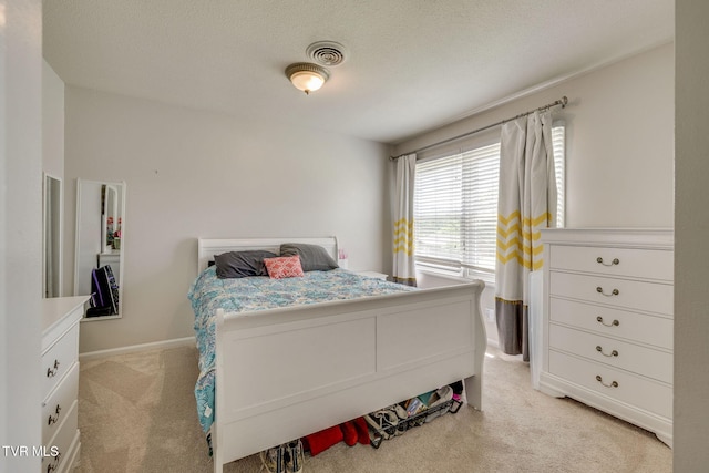 1605 Woodmont Dr, Johnson City, TN 37601 - bedroom featuring light colored carpet