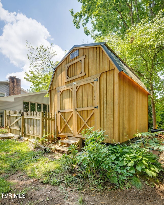 1605 Woodmont Dr, Johnson City, TN 37601 - view of shed featuring a gate