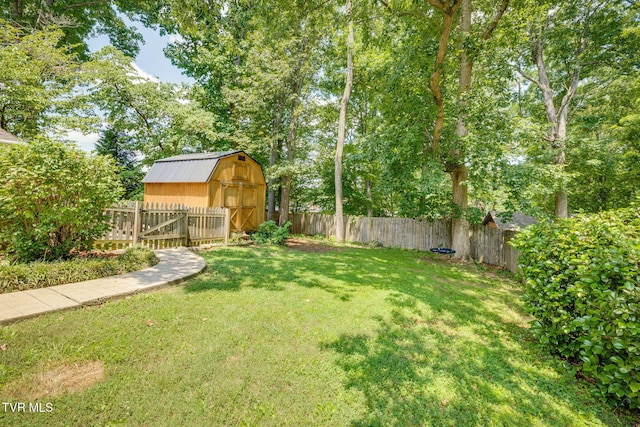 1605 Woodmont Dr, Johnson City, TN 37601 - fenced backyard with a storage shed