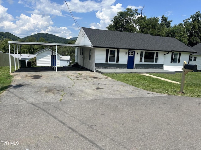 229 W Doe Ave, Elizabethton, TN 37643 - photo 2