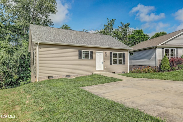 136 W Wilkshire Pl, Bristol, TN 37620 - view of front of house with crawl space, a front lawn, and a shingled roof