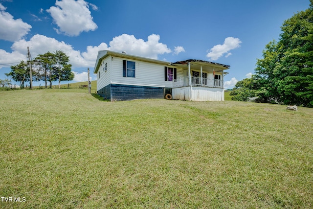 212 Circle, Castlewood, VA 24224 - view of front of home featuring a front yard