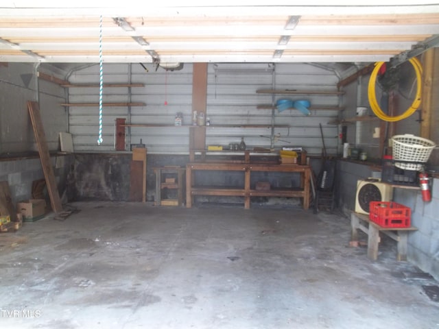 313 Milburn Ave, Kingsport, TN 37660 - view of garage