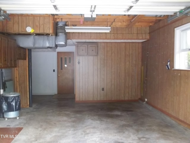 313 Milburn Ave, Kingsport, TN 37660 - garage featuring wooden walls