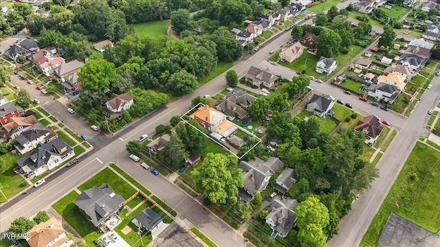 909 Highland Ave, Bristol, VA 24201 - aerial view of property and surrounding area featuring nearby suburban area and property boundaries highlighted