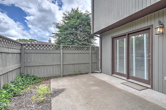 226 Willowbend Ct, Kingsport, TN 37660 - view of patio / terrace