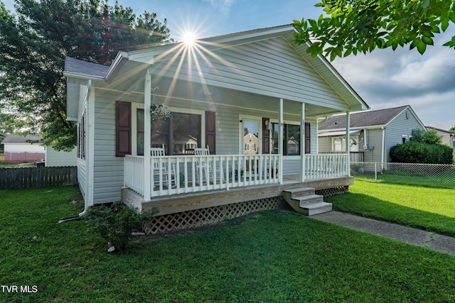 1524 Redwood Dr, Kingsport, TN 37664 - bungalow-style home featuring covered porch