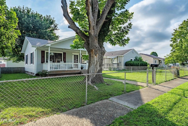 1524 Redwood Dr, Kingsport, TN 37664 - view of front facade with covered porch, a fenced front yard, and roof with shingles