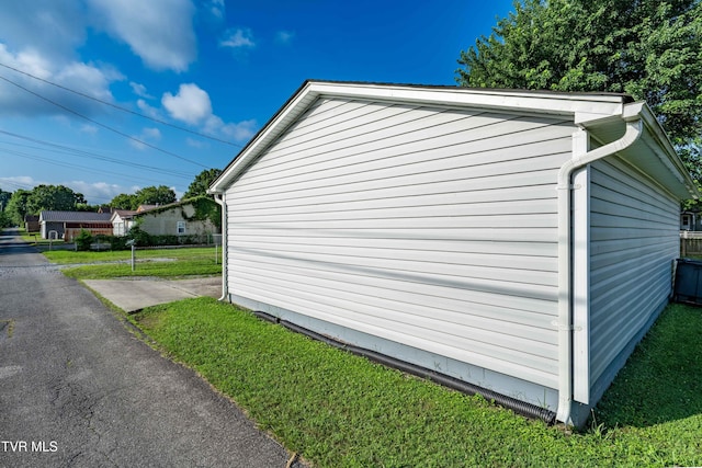 1524 Redwood Dr, Kingsport, TN 37664 - view of home's exterior featuring a yard