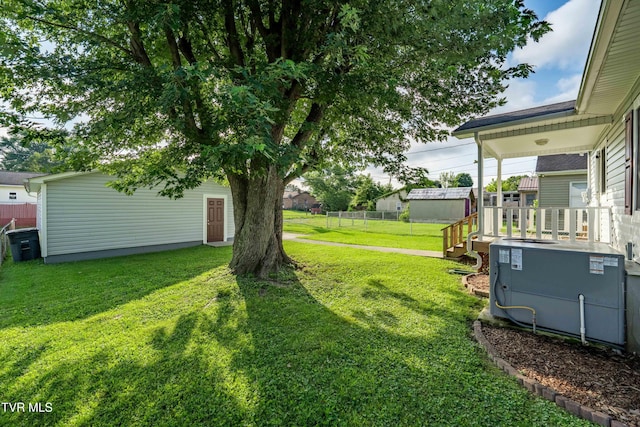 1524 Redwood Dr, Kingsport, TN 37664 - view of yard with an outbuilding