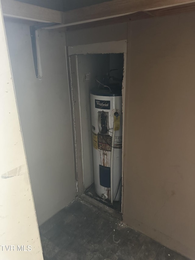 120 Hensley Loop, Jonesborough, TN 37659 - basement with electric water heater