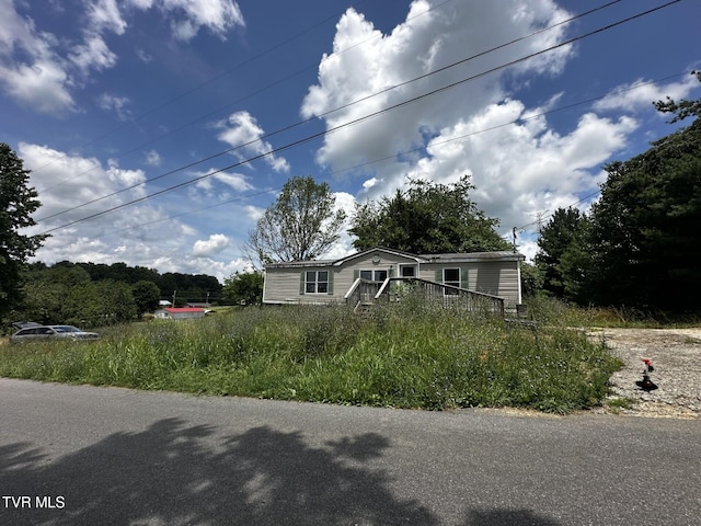 120 Hensley Loop, Jonesborough, TN 37659 - manufactured / mobile home featuring a deck