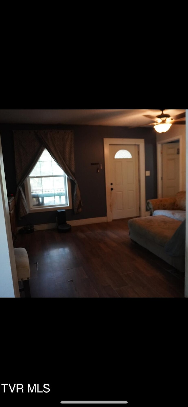 143 Massey St, Elizabethton, TN 37643 - photo 2