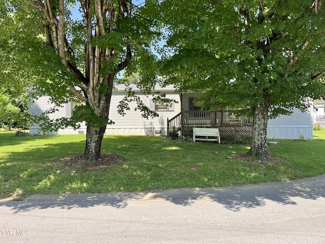 113 Liberty Hollow Rd, Elizabethton, TN 37643 - view of front of property with a front yard and a deck