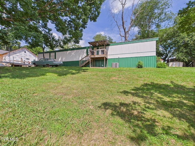 109 Wampler St, Kingsport, TN 37665 - view of green lawn with stairway