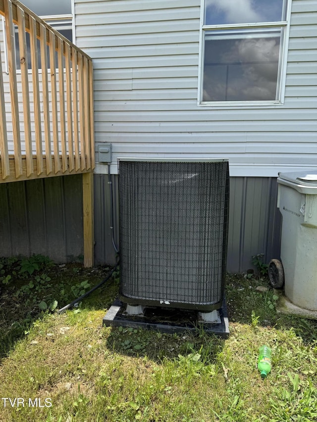 118 Clover, Jonesborough, TN 37659 - exterior view of a cooling unit