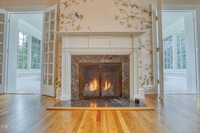 1261 Watauga St, Kingsport, TN 37660 - detailed view of a high end fireplace, wood finished floors, and ornamental molding