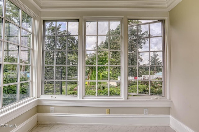 1261 Watauga St, Kingsport, TN 37660 - detailed view of crown molding
