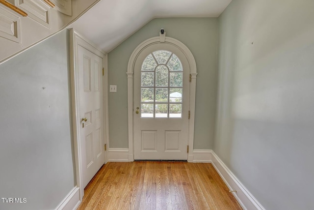 1261 Watauga St, Kingsport, TN 37660 - foyer featuring light wood finished floors and lofted ceiling