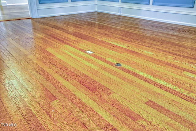1261 Watauga St, Kingsport, TN 37660 - detailed view of wood finished floors