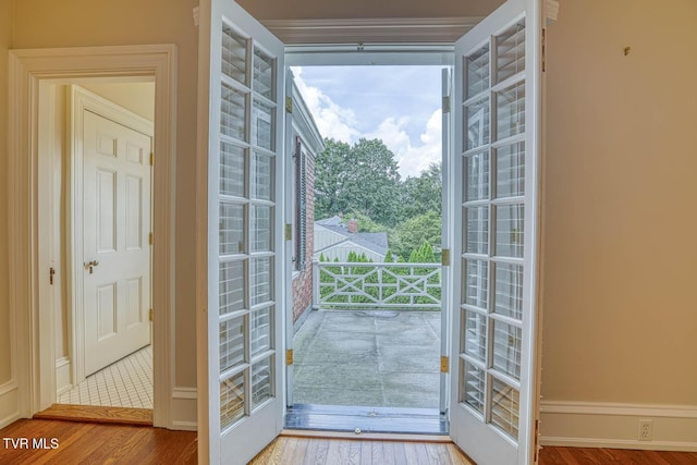 1261 Watauga St, Kingsport, TN 37660 - entryway with wood finished floors and plenty of natural light