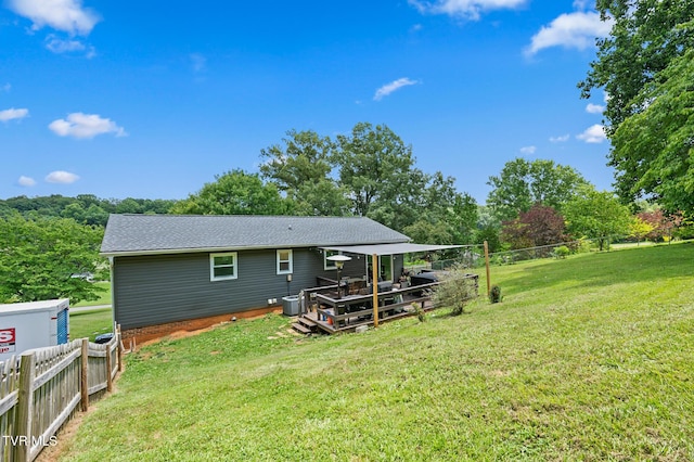 3020 Ridgemont Cir, Kingsport, TN 37663 - back of house featuring a deck and roof with shingles