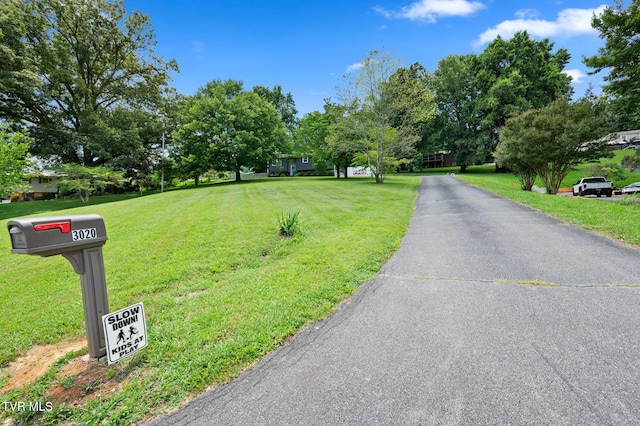 3020 Ridgemont Cir, Kingsport, TN 37663 - view of front facade with a front lawn