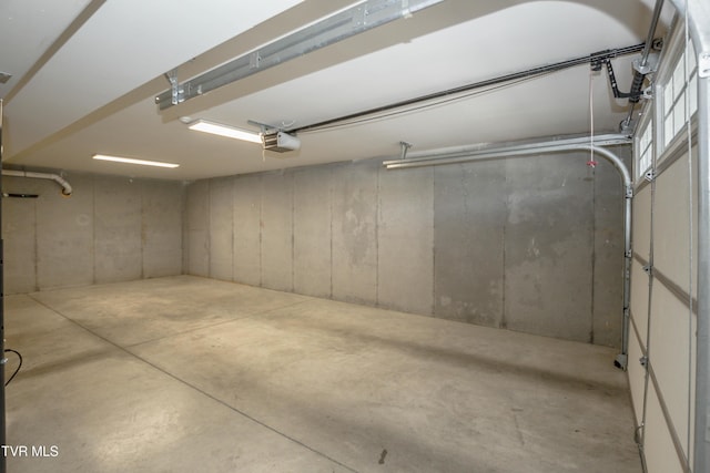 1900 Knob Creek Rd Unit 404, Johnson City, TN 37604 - garage featuring a garage door opener