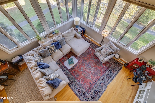 13 Crown Cir, Kingsport, TN 37660 - living room featuring wood finished floors
