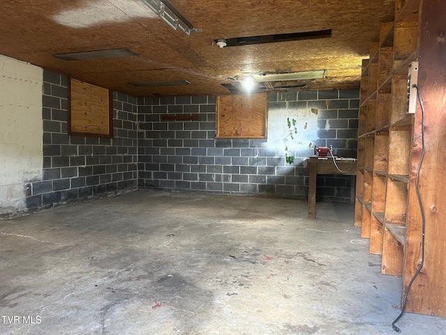 2613 Rockwell Pl, Kingsport, TN 37664 - garage featuring concrete block wall