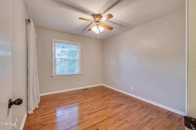 3513 Crest Rd, Kingsport, TN 37664 - unfurnished room with light wood finished floors and a ceiling fan