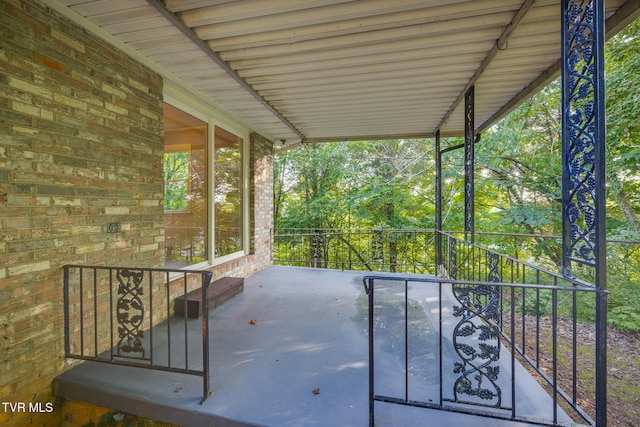 3513 Crest Rd, Kingsport, TN 37664 - view of patio / terrace