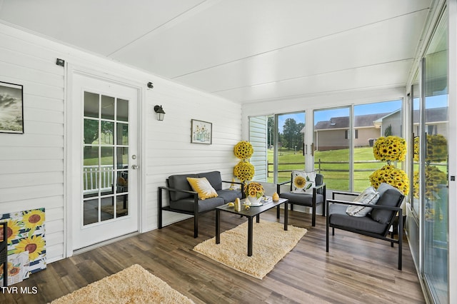 563 Old Jonesboro Rd, Bristol, TN 37620 - sunroom with outdoor lounge area