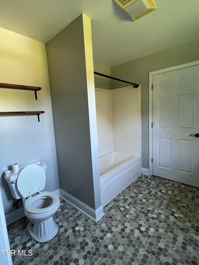 124 Zeb Grindstaff Rd Rd, Elizabethton, TN 37643 - bathroom with shower / bath combination and toilet