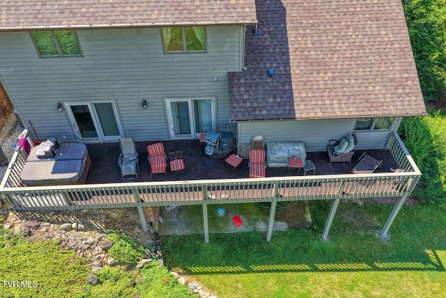 223 Willowbend Ct, Kingsport, TN 37660 - back of house with roof with shingles and a wooden deck