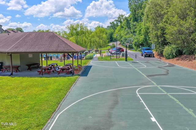 223 Willowbend Ct, Kingsport, TN 37660 - view of sport court with community basketball court and a yard