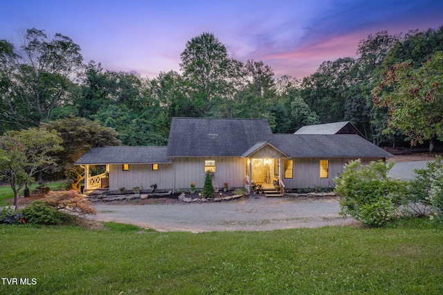 284 Bulldog Holw, Elizabethton, TN 37643 - view of front of house featuring driveway, a front lawn, and roof with shingles
