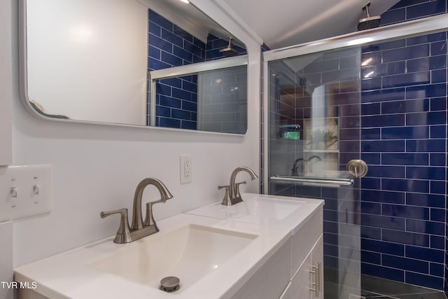 917 Pennsylvania Ave, Bristol, TN 37620 - bathroom with tiled shower and double vanity