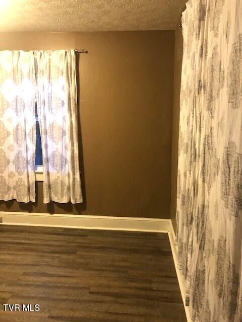 102 Woodland Dr, Johnson City, TN 37601 - photo 6